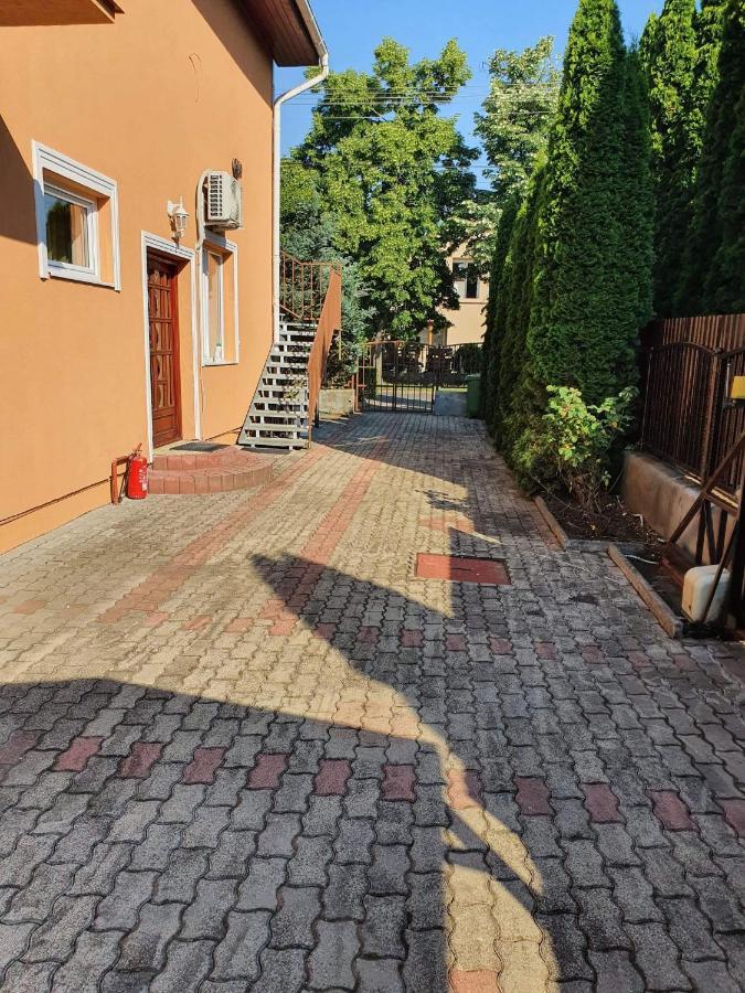 Birta Apartman Hajdúszoboszló Zewnętrze zdjęcie